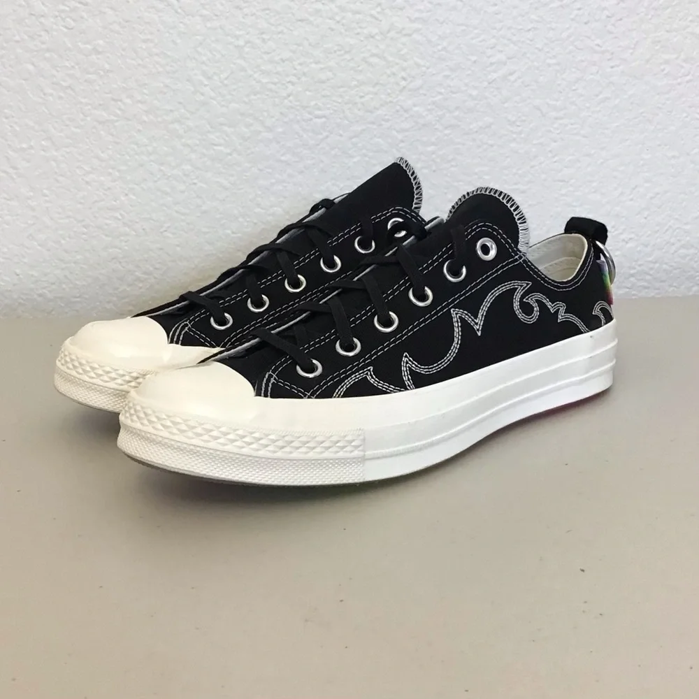Converse Women’s 9 / Men’s 7 NWOT Chuck Low Pride Black Sneakers Shoes A10215C